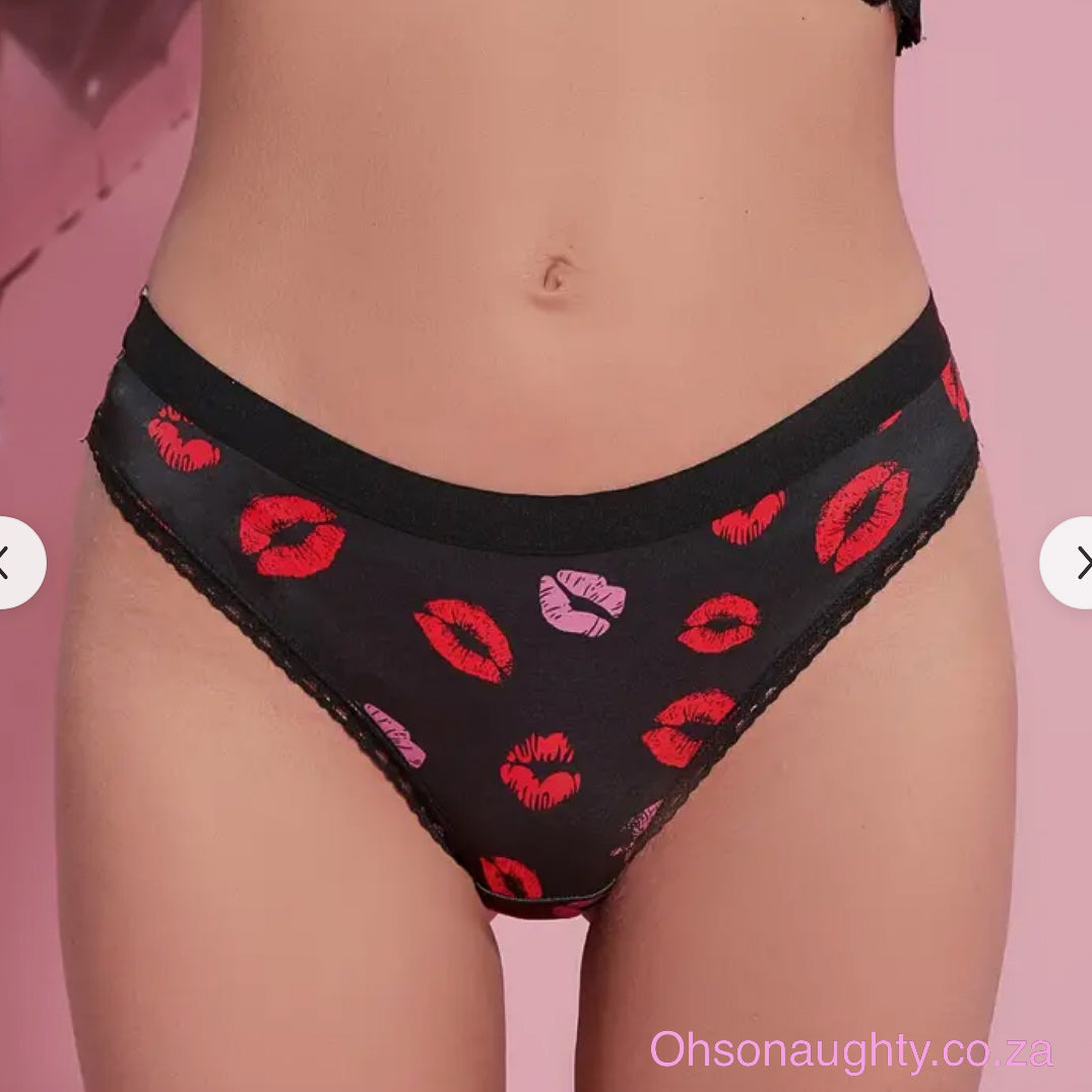 Chic Red Lips Print Seamless Thongs L Oh So Naughty